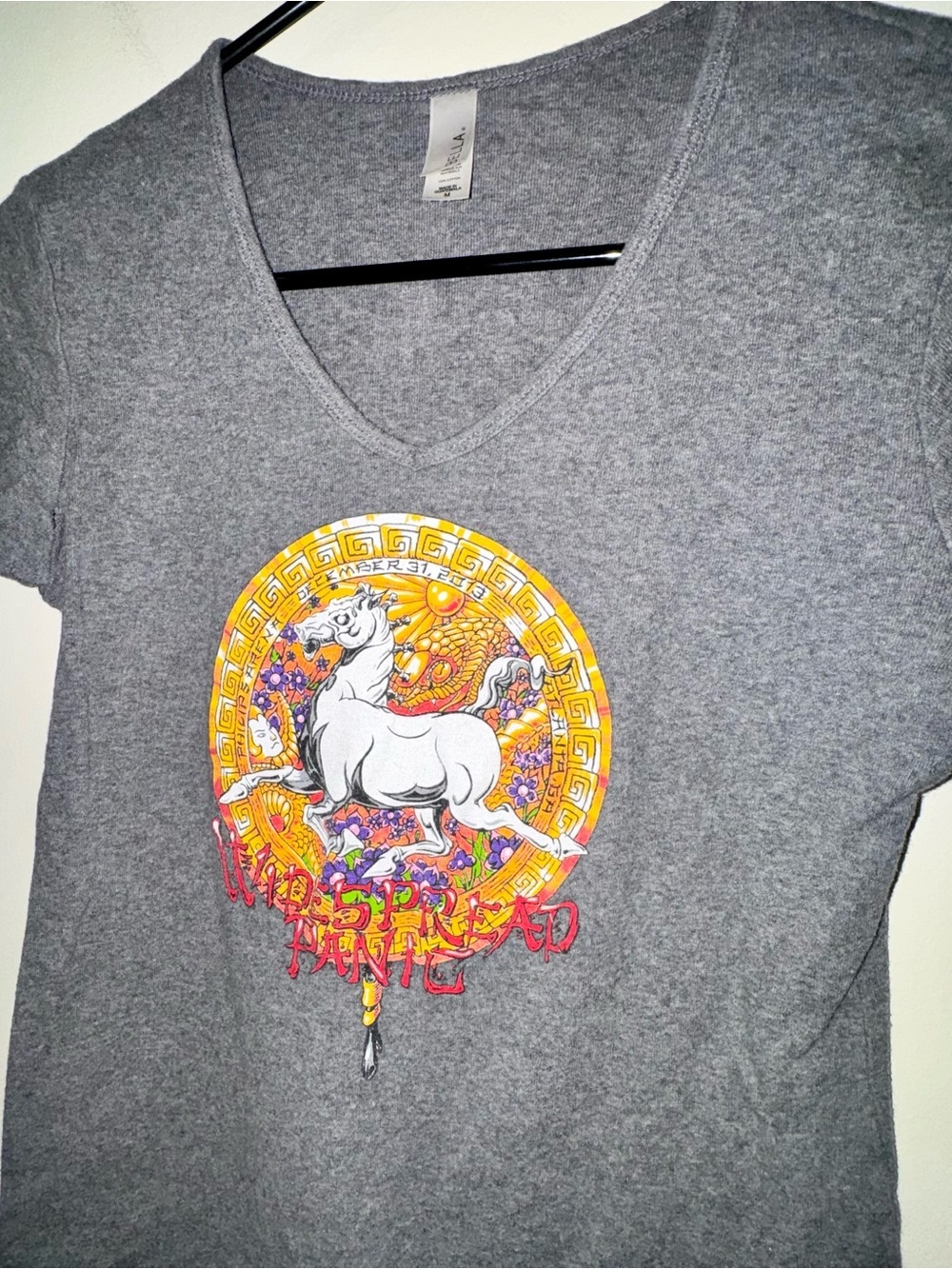 Widespread Panic Gray V-Neck Tee with Horse/Unicorn Medallion - Picture 4 of 11